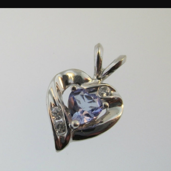 10k White Gold Tanzanite and CZ Heart Pendant - Picture 9 of 10